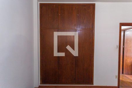 Apartamento à venda com 116m², 4 quartos e 1 vaga Apartamento à venda com 116m², 4 quartos e 1 vagaArmário do Quarto 2