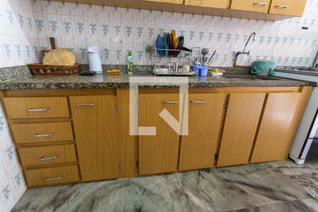 Apartamento à venda com 116m², 4 quartos e 1 vaga Apartamento à venda com 116m², 4 quartos e 1 vagaArmário da Cozinha