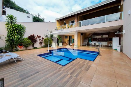 Casa à venda com 270m², 4 quartos e 4 vagas Casa à venda com 270m², 4 quartos e 4 vagasPiscina