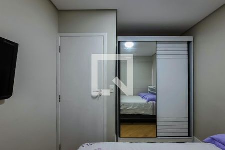 Casa à venda com 270m², 4 quartos e 4 vagas Casa à venda com 270m², 4 quartos e 4 vagasQuarto