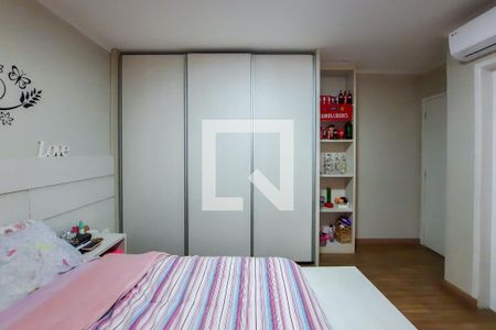 Casa à venda com 270m², 4 quartos e 4 vagas Casa à venda com 270m², 4 quartos e 4 vagasSuíte 2