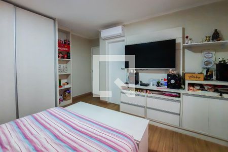 Casa à venda com 270m², 4 quartos e 4 vagas Casa à venda com 270m², 4 quartos e 4 vagasSuíte 2