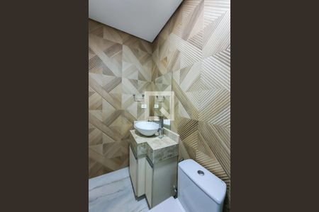 Casa à venda com 270m², 4 quartos e 4 vagas Casa à venda com 270m², 4 quartos e 4 vagasBanheiro Social 1