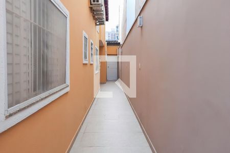 Casa à venda com 270m², 4 quartos e 4 vagas Casa à venda com 270m², 4 quartos e 4 vagasCorredor