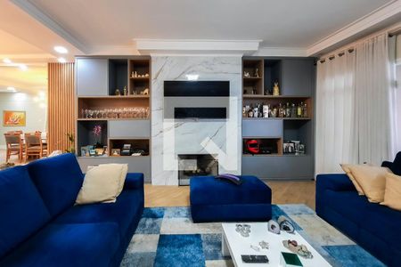 Casa à venda com 270m², 4 quartos e 4 vagas Casa à venda com 270m², 4 quartos e 4 vagasSala