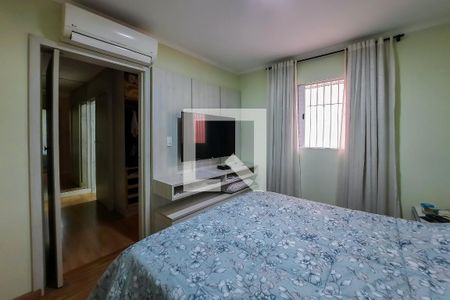 Casa à venda com 270m², 4 quartos e 4 vagas Casa à venda com 270m², 4 quartos e 4 vagasSuíte 1