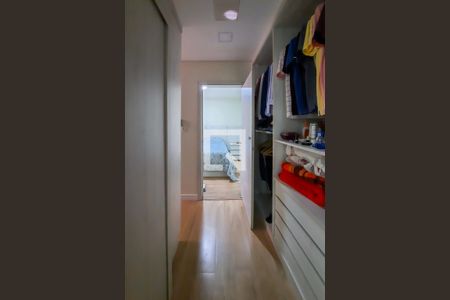 Casa à venda com 270m², 4 quartos e 4 vagas Casa à venda com 270m², 4 quartos e 4 vagasSuíte 1