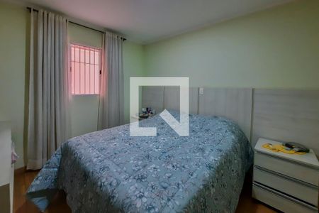 Casa à venda com 270m², 4 quartos e 4 vagas Casa à venda com 270m², 4 quartos e 4 vagasSuíte 1