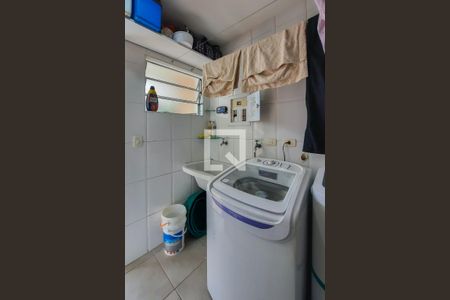 Casa à venda com 270m², 4 quartos e 4 vagas Casa à venda com 270m², 4 quartos e 4 vagasÁrea de Serviço