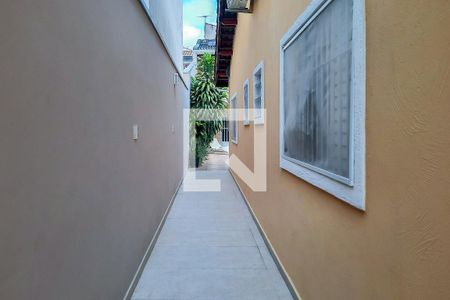 Casa à venda com 270m², 4 quartos e 4 vagas Casa à venda com 270m², 4 quartos e 4 vagasCorredor