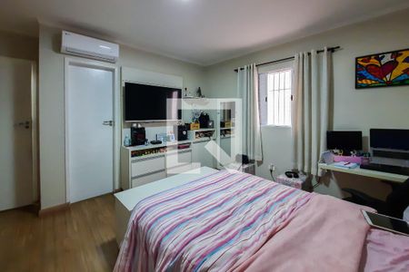 Casa à venda com 270m², 4 quartos e 4 vagas Casa à venda com 270m², 4 quartos e 4 vagasSuíte 2