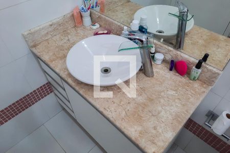 Casa à venda com 270m², 4 quartos e 4 vagas Casa à venda com 270m², 4 quartos e 4 vagasBanheiro da Suíte 2