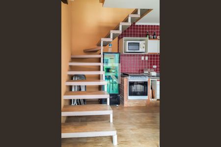 Casa à venda com 270m², 4 quartos e 4 vagas Casa à venda com 270m², 4 quartos e 4 vagasVaranda