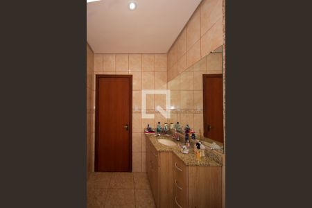 Apartamento à venda com 120m², 3 quartos e 2 vagas Apartamento à venda com 120m², 3 quartos e 2 vagasBanheiro