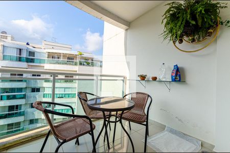 Varanda de apartamento à venda com 3 quartos, 130m² em Camboinhas, Niterói