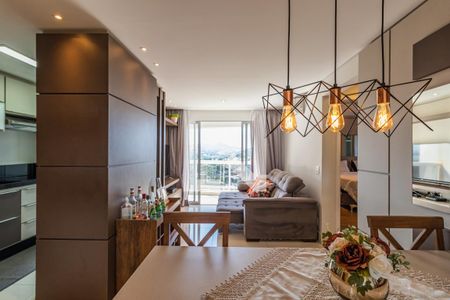 Sala de apartamento para alugar com 2 quartos, 70m² em Empresarial 18 do Forte, Barueri