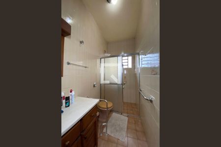 Casa à venda com 180m², 3 quartos e 2 vagasBanheiro
