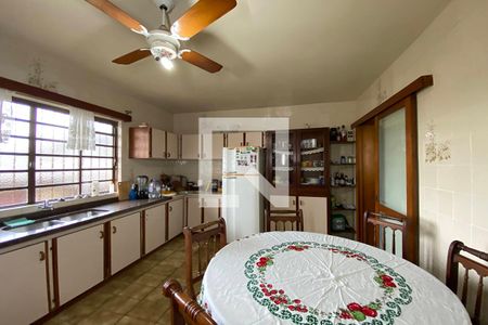 Casa à venda com 180m², 3 quartos e 2 vagasCozinha