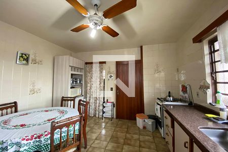 Casa à venda com 180m², 3 quartos e 2 vagasCozinha
