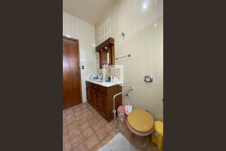 Casa à venda com 180m², 3 quartos e 2 vagasBanheiro