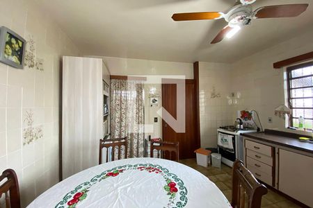 Casa à venda com 180m², 3 quartos e 2 vagasCozinha