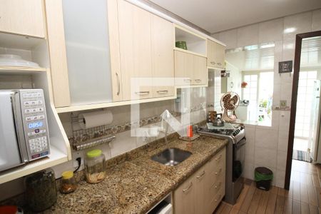 Casa à venda com 178m², 4 quartos e 1 vaga Casa à venda com 178m², 4 quartos e 1 vagaCozinha