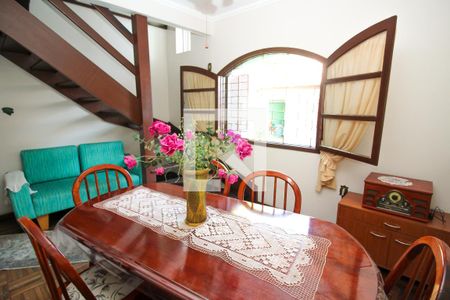 Casa à venda com 178m², 4 quartos e 1 vaga Casa à venda com 178m², 4 quartos e 1 vagaSala de Jantar