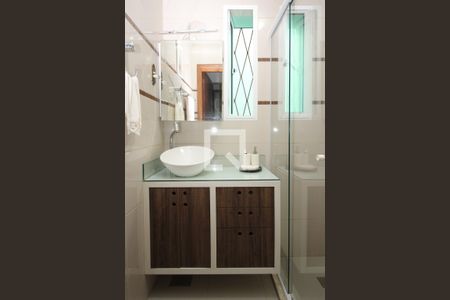 Casa à venda com 178m², 4 quartos e 1 vaga Casa à venda com 178m², 4 quartos e 1 vagaBanheiro 2