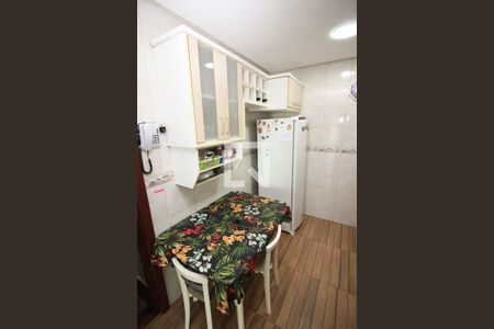 Casa à venda com 178m², 4 quartos e 1 vaga Casa à venda com 178m², 4 quartos e 1 vagaCozinha