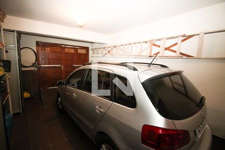 Casa à venda com 178m², 4 quartos e 1 vaga Casa à venda com 178m², 4 quartos e 1 vagaGaragem