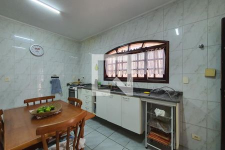 Casa à venda com 150m², 4 quartos e 2 vagasCozinha