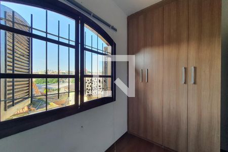 Casa à venda com 150m², 4 quartos e 2 vagassuíte