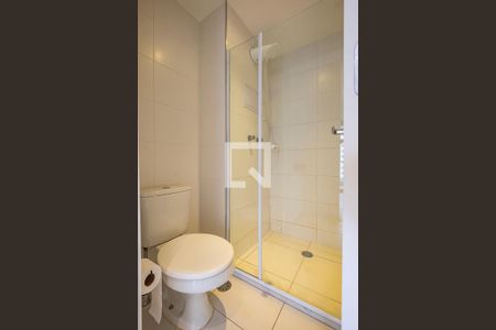 Banheiro de kitnet/studio para alugar com 1 quarto, 25m² em Cerqueira César, São Paulo