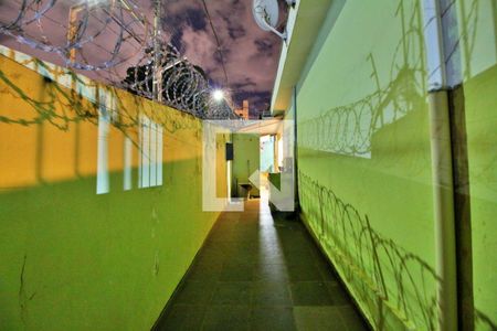 Casa à venda com 137m², 3 quartos e 3 vagasCorredor lateral