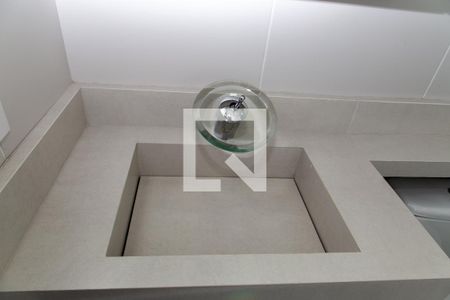 Apartamento à venda com 67m², 3 quartos e 2 vagasDetalhe banheiro