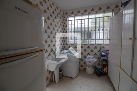 Casa à venda com 440m², 5 quartos e 8 vagas Casa à venda com 440m², 5 quartos e 8 vagasÁrea de Serviço