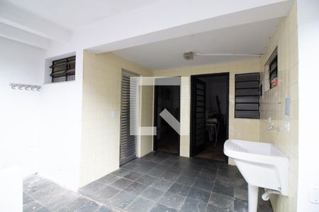 Casa à venda com 440m², 5 quartos e 8 vagas Casa à venda com 440m², 5 quartos e 8 vagasQuintal