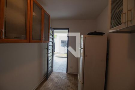 Casa à venda com 440m², 5 quartos e 8 vagas Casa à venda com 440m², 5 quartos e 8 vagasQuintal