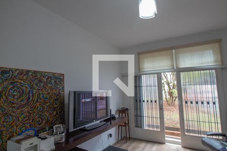 Casa à venda com 440m², 5 quartos e 8 vagas Casa à venda com 440m², 5 quartos e 8 vagasSala de TV