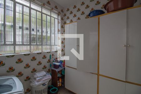 Casa à venda com 440m², 5 quartos e 8 vagas Casa à venda com 440m², 5 quartos e 8 vagasÁrea de Serviço