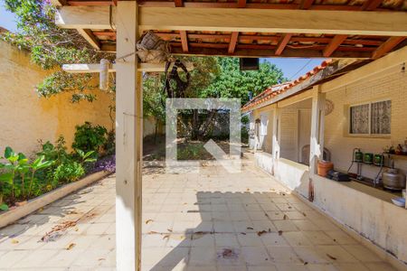 Casa à venda com 150m², 3 quartos e 2 vagas Casa à venda com 150m², 3 quartos e 2 vagasQuintal