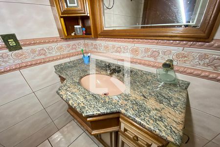 Casa à venda com 411m², 4 quartos e 3 vagasBanheiro da Suíte 5