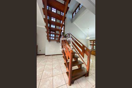 Casa à venda com 411m², 4 quartos e 3 vagasEscada