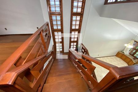 Casa à venda com 411m², 4 quartos e 3 vagasEscada