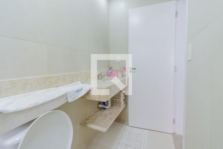 Casa de condomínio para alugar com 350m², 4 quartos e 4 vagas Casa de condomínio para alugar com 350m², 4 quartos e 4 vagasBanheiro da Suíte 2