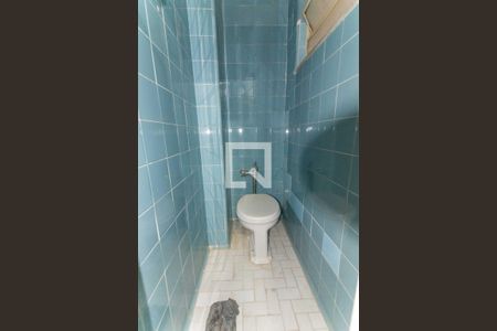 Apartamento à venda com 72m², 2 quartos e sem vaga Apartamento à venda com 72m², 2 quartos e sem vagaBanheiro de Serviço