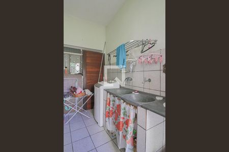 Casa à venda com 450m², 4 quartos e 3 vagasCasa 1 - Área de Serviço