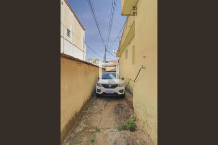 Casa à venda com 450m², 4 quartos e 3 vagas Casa à venda com 450m², 4 quartos e 3 vagasGaragem