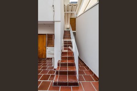 Casa à venda com 279m², 2 quartos e 2 vagas Casa à venda com 279m², 2 quartos e 2 vagasTerraço