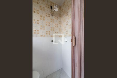 Casa à venda com 279m², 2 quartos e 2 vagas Casa à venda com 279m², 2 quartos e 2 vagasBanheiro de serviço